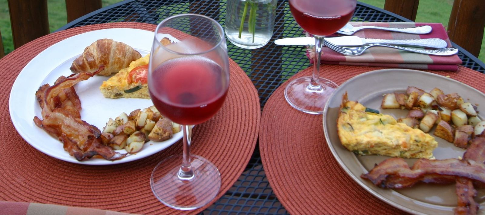 A plated four-course breakfast at Wildberry Lodge